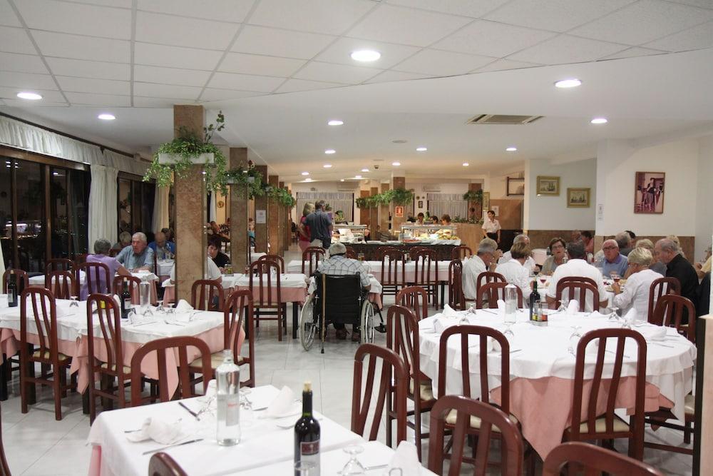 Hotel Univers Roses Bagian luar foto