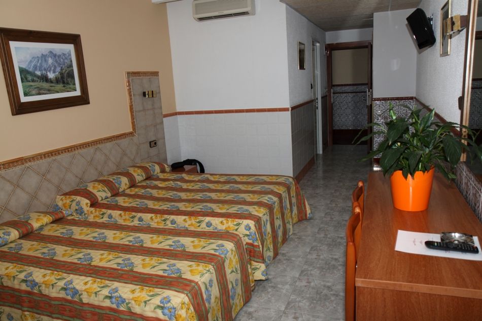 Hotel Univers Roses Bagian luar foto