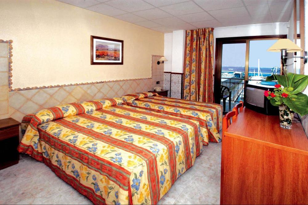 Hotel Univers Roses Bagian luar foto