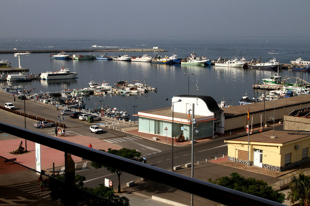 Hotel Univers Roses Bagian luar foto