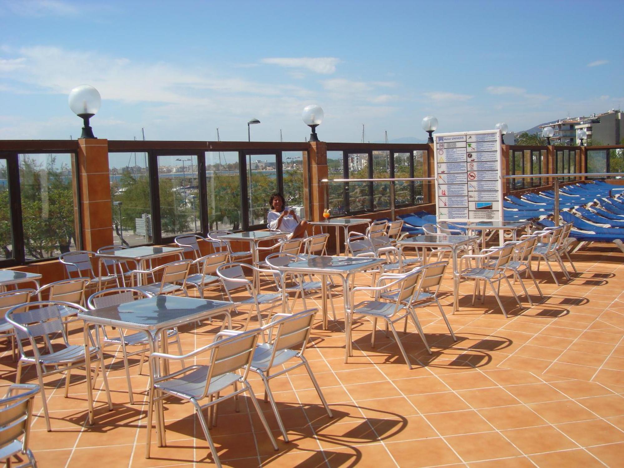 Hotel Univers Roses Bagian luar foto