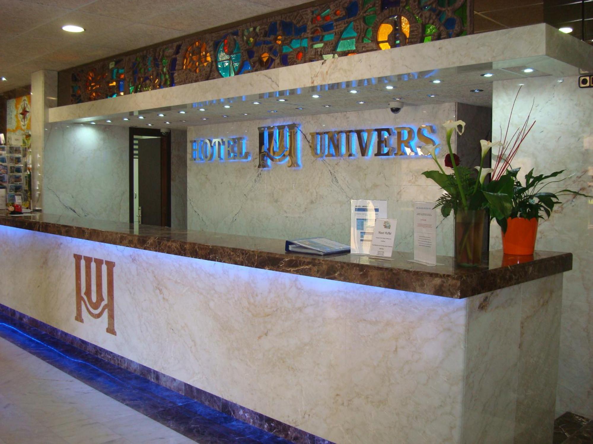 Hotel Univers Roses Bagian luar foto