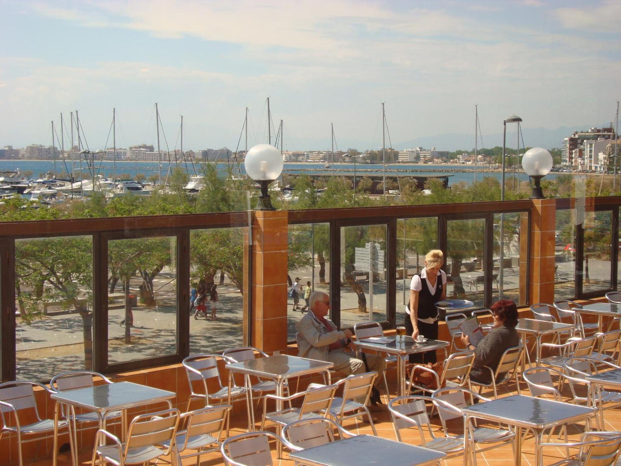Hotel Univers Roses Bagian luar foto