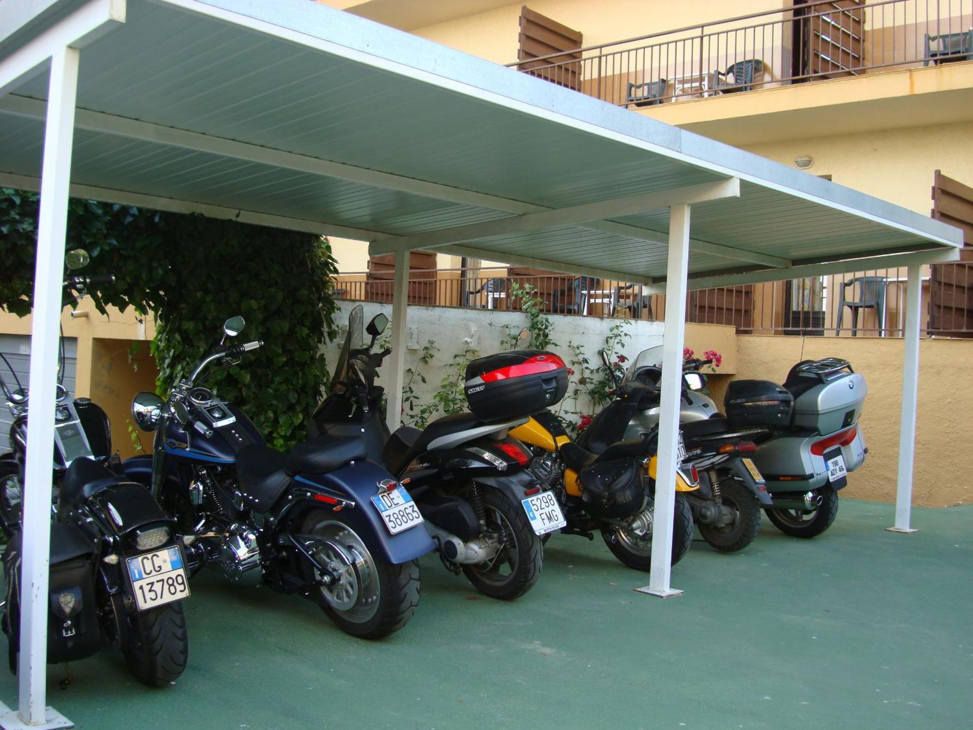 Hotel Univers Roses Bagian luar foto