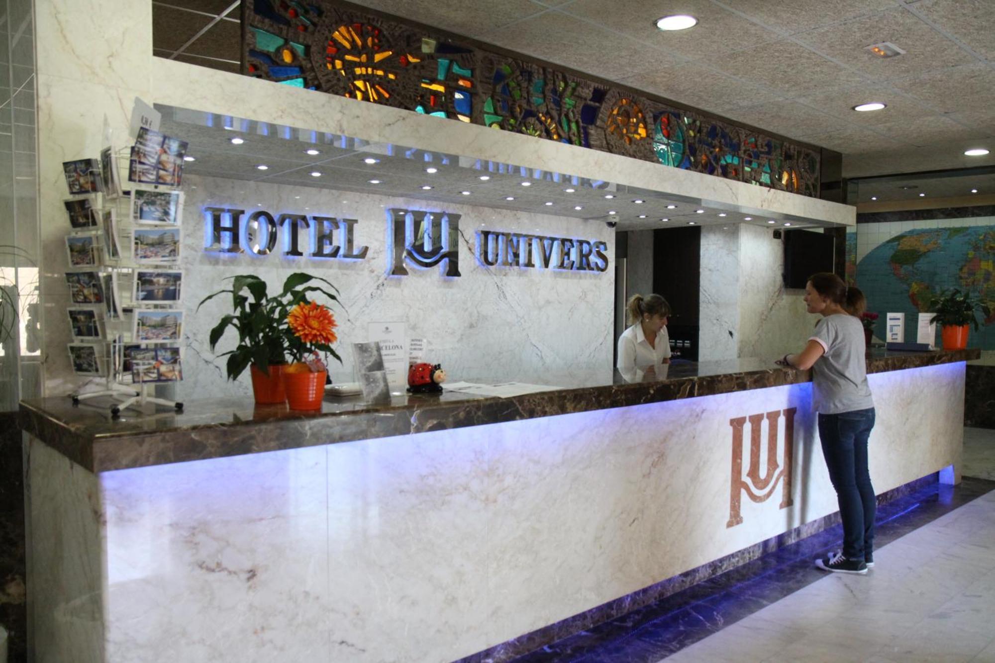 Hotel Univers Roses Bagian luar foto