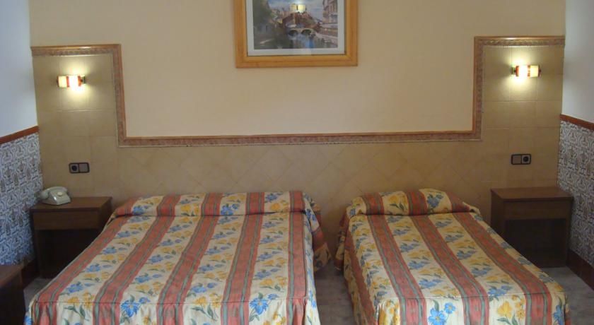 Hotel Univers Roses Bagian luar foto